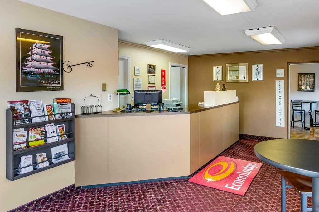 Econo Lodge Northeast Reading Inreriör bild