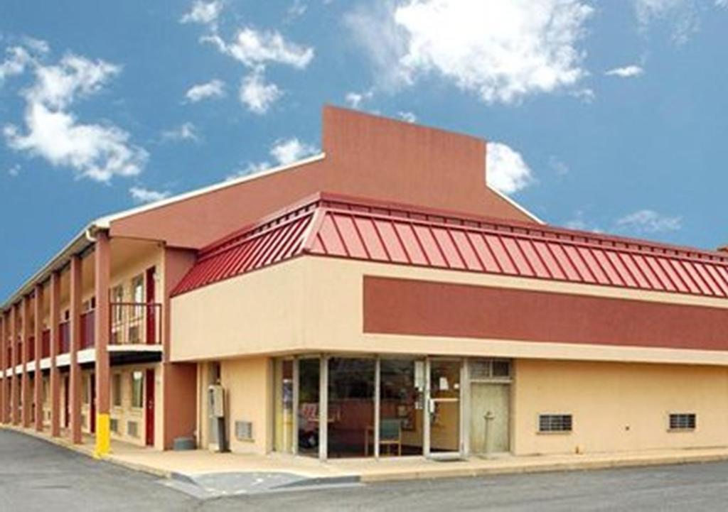 Econo Lodge Northeast Reading Exteriör bild